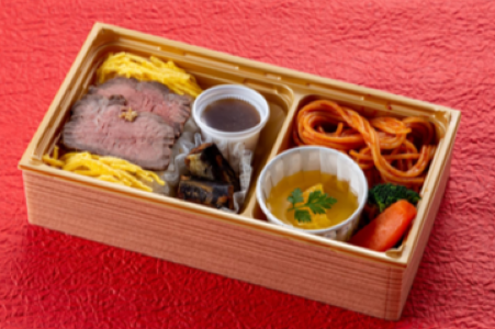 2日目の昼食（ONE PIECE弁当・お茶付き）